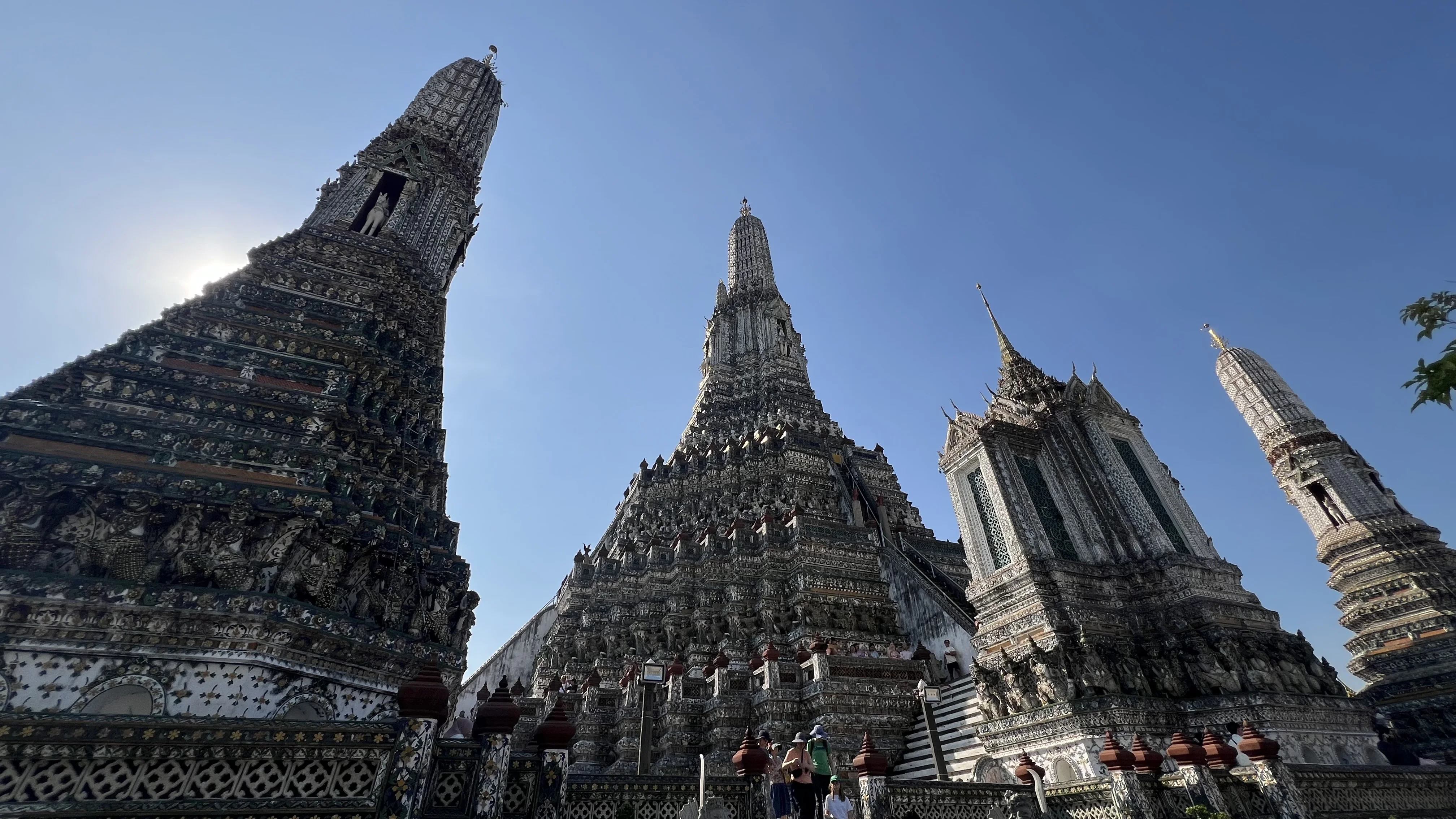 พระปรางค์ วัดอรุณราชวราราม อัตลักษณ์ แห่งกรุงรัตนโกสินทร์